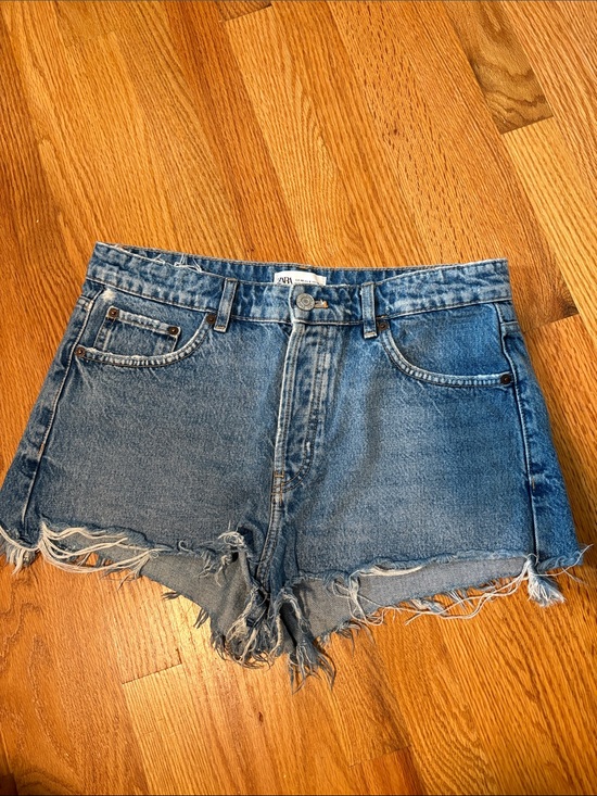 Zara Pants - Zara Distressed Denim Cutoff Shorts in Light Blue